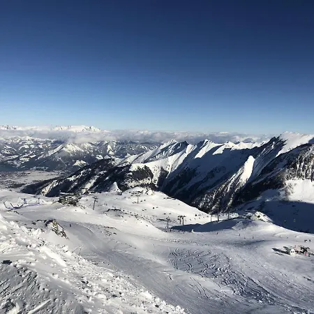 Zachary- 2 Bedroom -austrian Alpine Getaways *